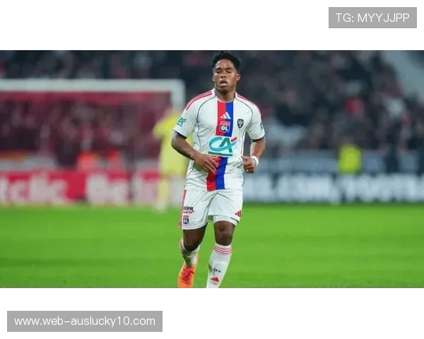 里昂5-2客胜梅斯，恩德里克点球完成帽子戏法